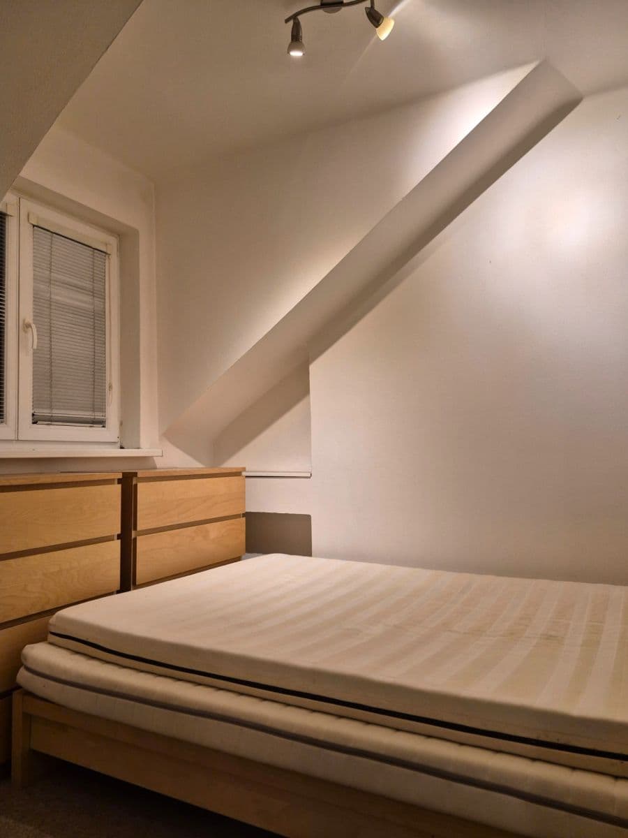 Prenájom bytu 2-izbový 32 m², Pod Strojírnami, Praha, Praha Prenájom bytu 2-izbový 32 m², Pod Strojírnami, Praha, Praha