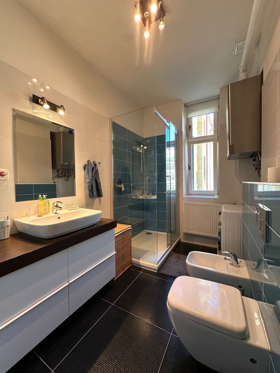 Prenájom bytu 3-izbový 77 m², Benátská, Praha, Praha Prenájom bytu 3-izbový 77 m², Benátská, Praha, Praha