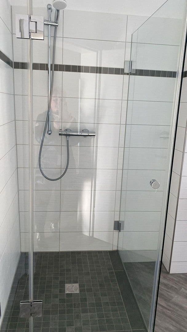 Prenájom bytu 3-izbový 98 m², Bahnhofstr.2, Zwickau, Sasko Prenájom bytu 3-izbový 98 m², Bahnhofstr.2, Zwickau, Sasko