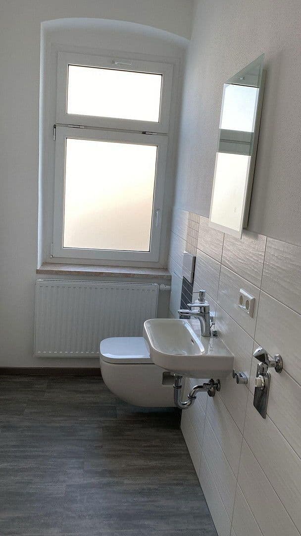 Prenájom bytu 3-izbový 98 m², Bahnhofstr.2, Zwickau, Sasko Prenájom bytu 3-izbový 98 m², Bahnhofstr.2, Zwickau, Sasko