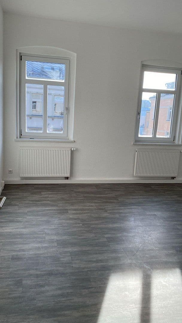 Prenájom bytu 3-izbový 98 m², Bahnhofstr.2, Zwickau, Sasko Prenájom bytu 3-izbový 98 m², Bahnhofstr.2, Zwickau, Sasko