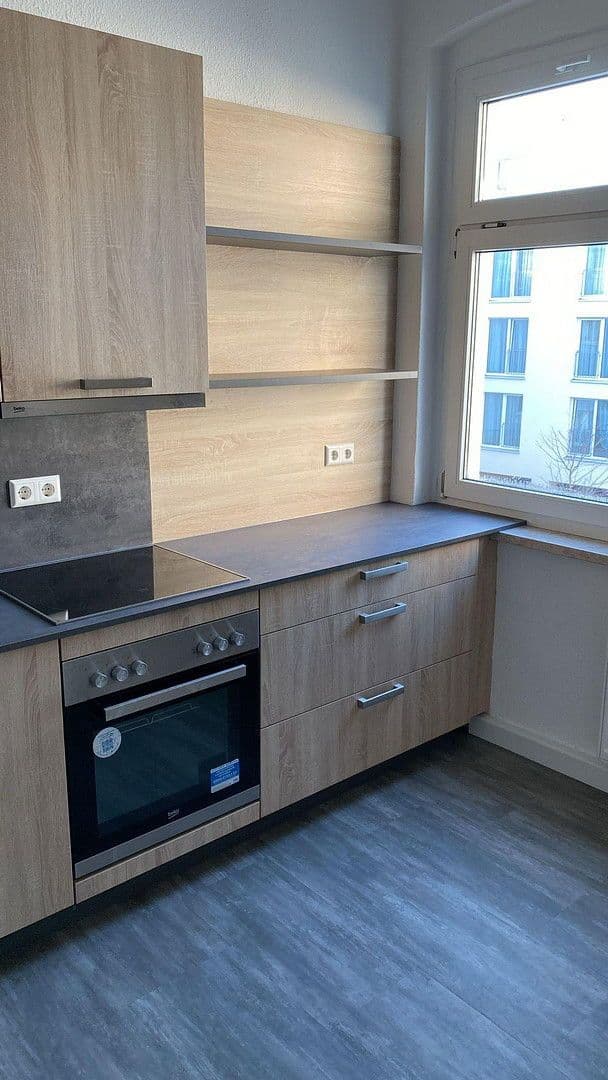 Prenájom bytu 3-izbový 98 m², Bahnhofstr.2, Zwickau, Sasko Prenájom bytu 3-izbový 98 m², Bahnhofstr.2, Zwickau, Sasko