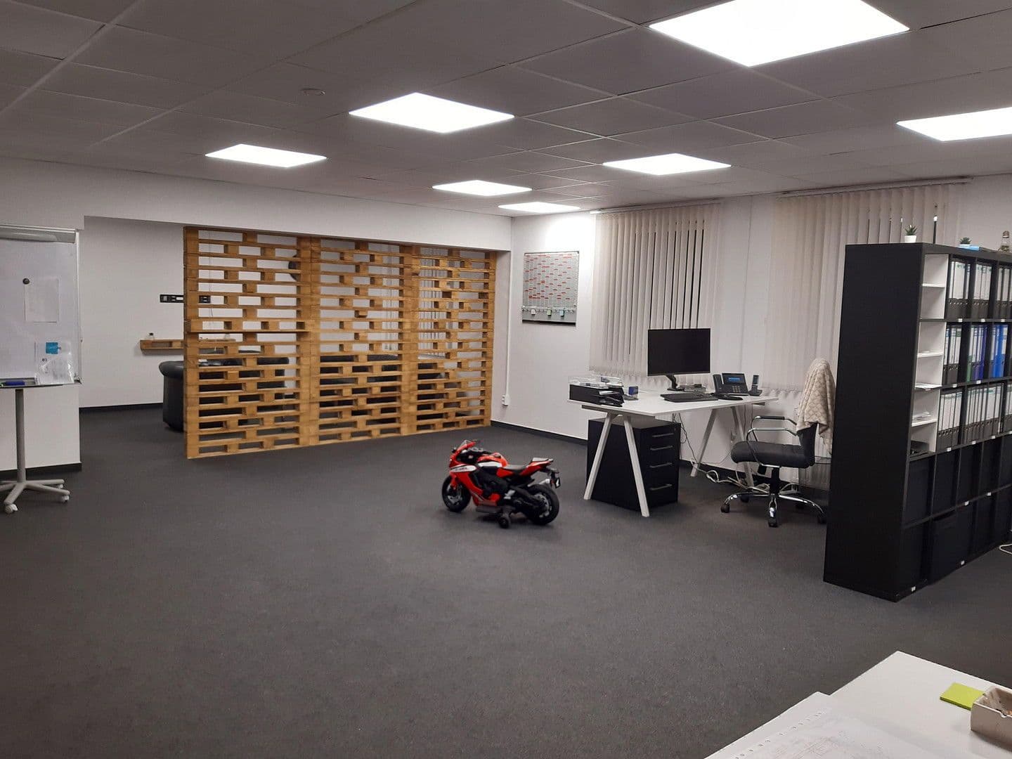 Prenájom nebytového priestoru 1.000 m², Münchener Straße 73, Essen, Severné Porýnie - Westfálsko Prenájom nebytového priestoru 1.000 m², Münchener Straße 73, Essen, Severné Porýnie - Westfálsko