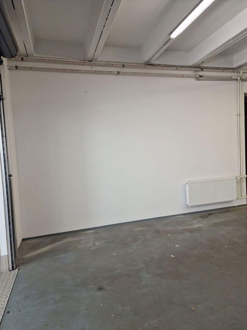 Prenájom nebytového priestoru 1.000 m², Münchener Straße 73, Essen, Severné Porýnie - Westfálsko Prenájom nebytového priestoru 1.000 m², Münchener Straße 73, Essen, Severné Porýnie - Westfálsko