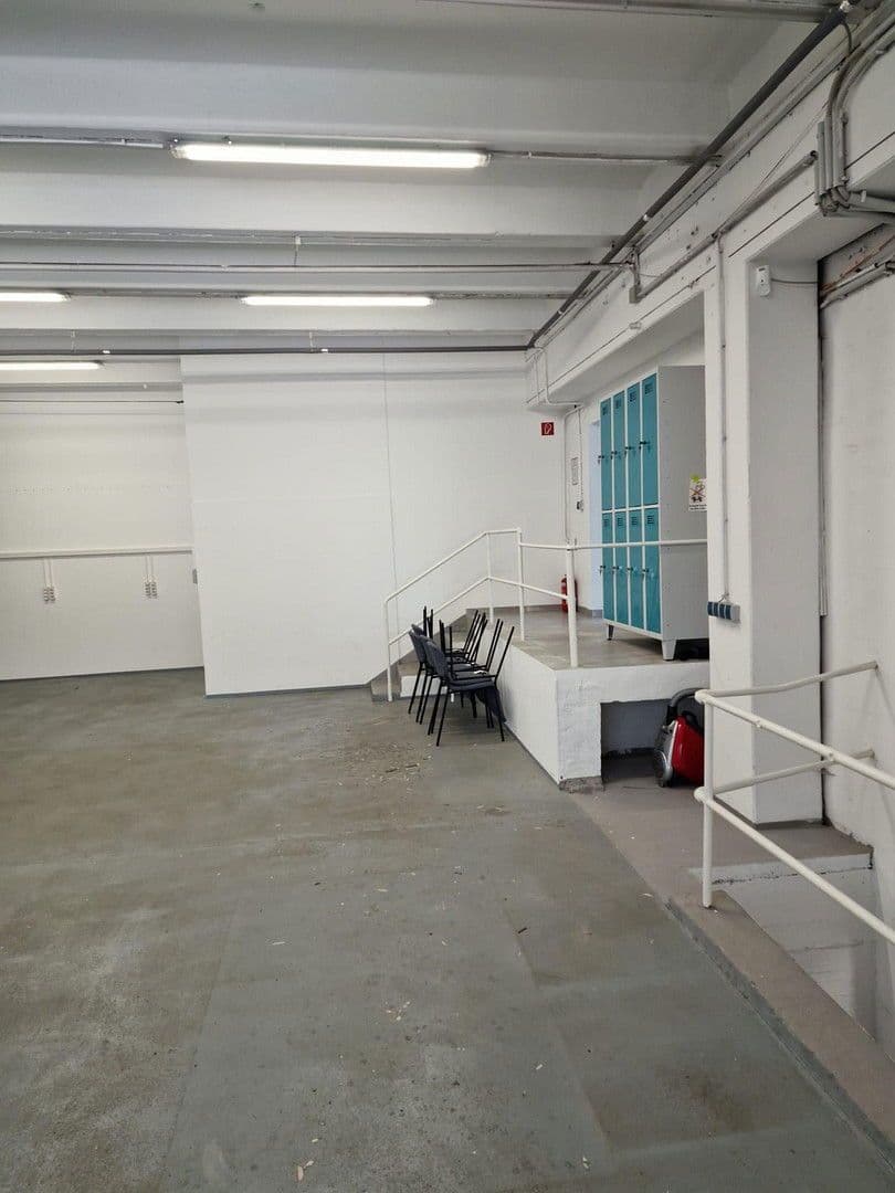 Prenájom nebytového priestoru 1.000 m², Münchener Straße 73, Essen, Severné Porýnie - Westfálsko Prenájom nebytového priestoru 1.000 m², Münchener Straße 73, Essen, Severné Porýnie - Westfálsko