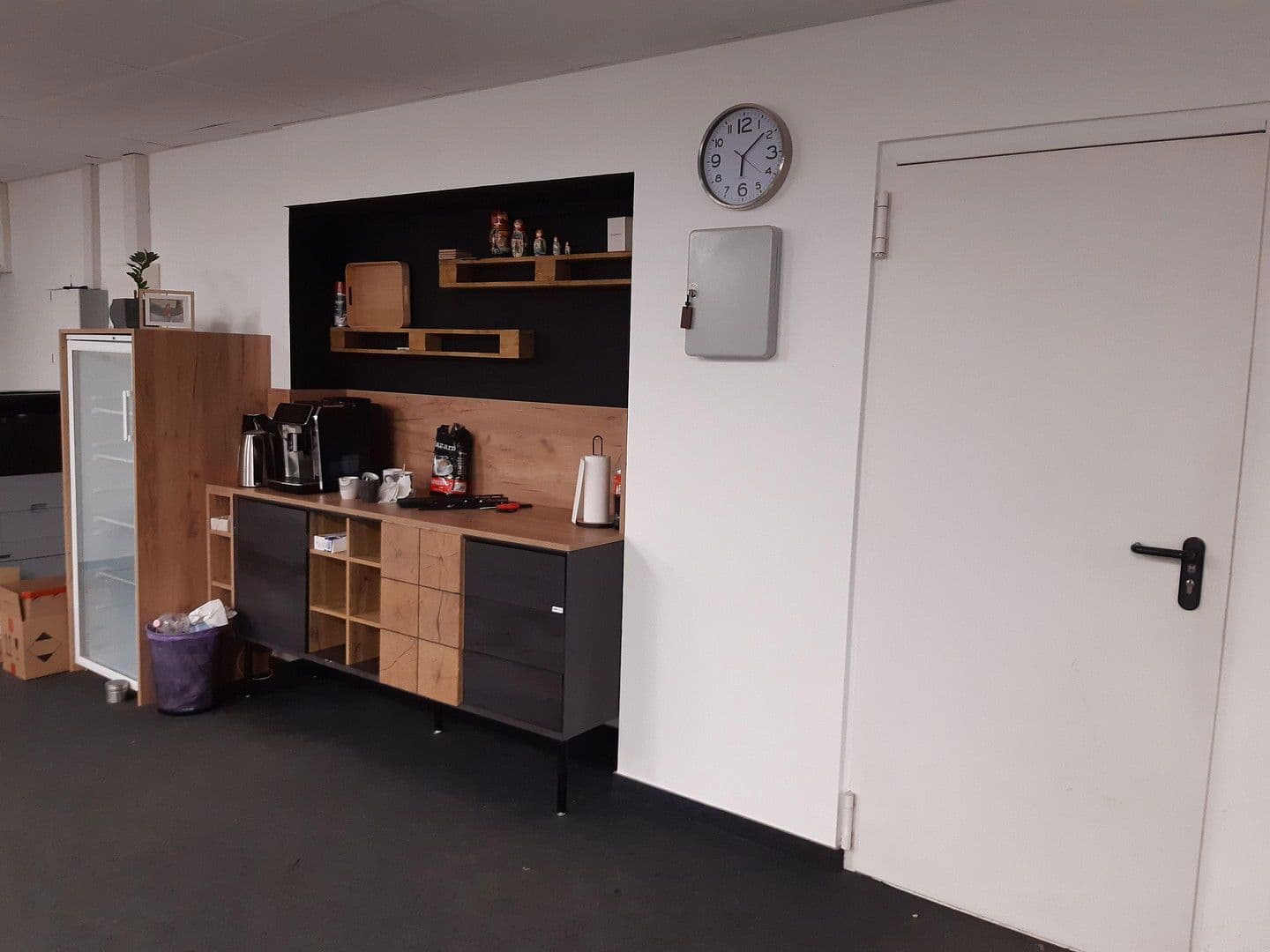 Prenájom nebytového priestoru 1.000 m², Münchener Straße 73, Essen, Severné Porýnie - Westfálsko Prenájom nebytového priestoru 1.000 m², Münchener Straße 73, Essen, Severné Porýnie - Westfálsko