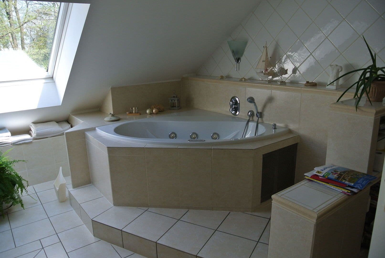 Predaj domu 145 m², pozemek 341 m², Königsberger Straße 25b, Roetgen, Severné Porýnie - Westfálsko Predaj domu 145 m², pozemek 341 m², Königsberger Straße 25b, Roetgen, Severné Porýnie - Westfálsko