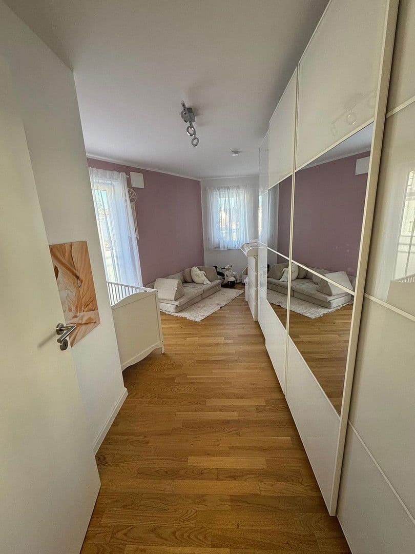 Prenájom bytu 4-izbový 90 m², Leienfelsstr. 2b, 81243, München, München, Bavorsko Prenájom bytu 4-izbový 90 m², Leienfelsstr. 2b, 81243, München, München, Bavorsko