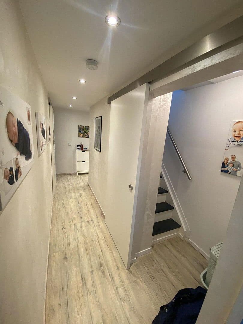 Predaj domu 120 m², pozemek 400 m², An der Schanzenbrücke 14, Duisburg, Severné Porýnie - Westfálsko Predaj domu 120 m², pozemek 400 m², An der Schanzenbrücke 14, Duisburg, Severné Porýnie - Westfálsko