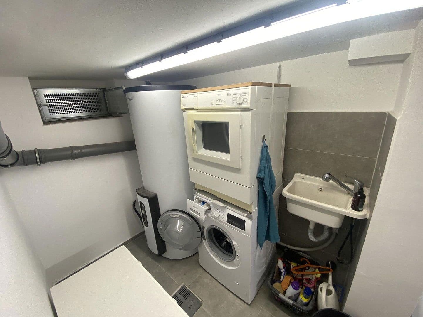 Predaj domu 120 m², pozemek 400 m², An der Schanzenbrücke 14, Duisburg, Severné Porýnie - Westfálsko Predaj domu 120 m², pozemek 400 m², An der Schanzenbrücke 14, Duisburg, Severné Porýnie - Westfálsko