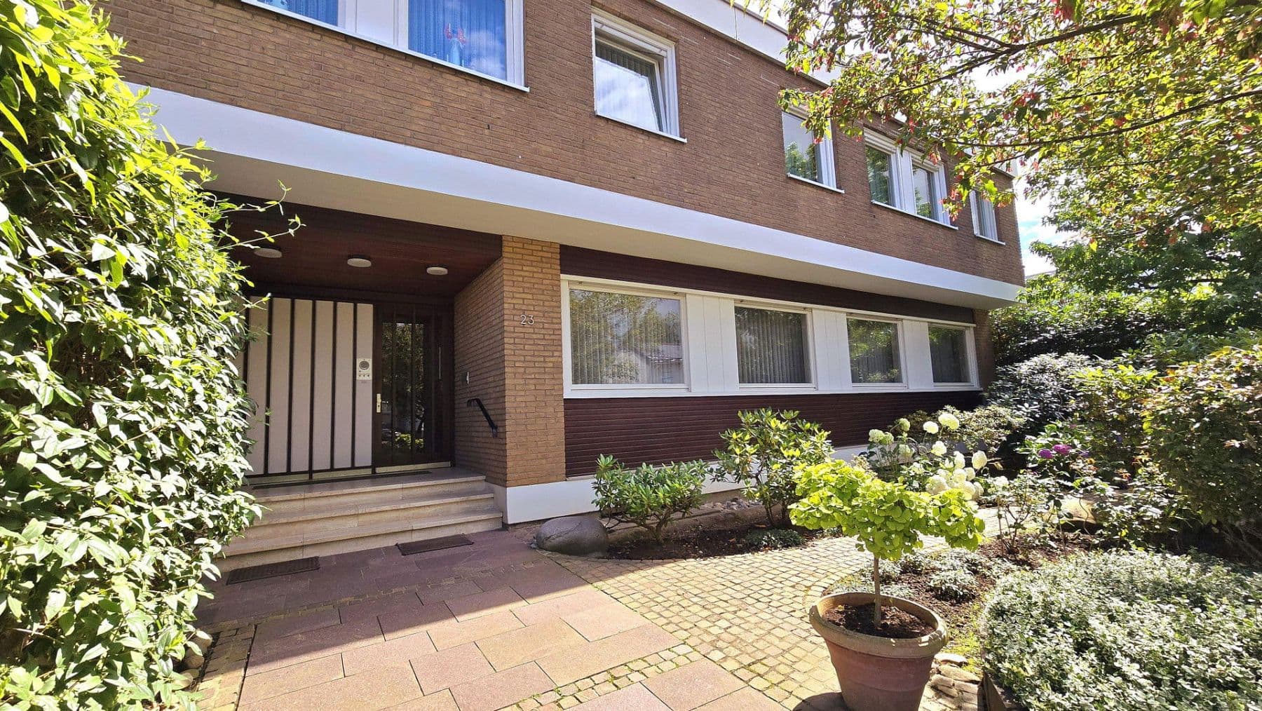 Predaj domu 308 m², pozemek 1.352 m², Moselstraße, Euskirchen, Severné Porýnie - Westfálsko Predaj domu 308 m², pozemek 1.352 m², Moselstraße, Euskirchen, Severné Porýnie - Westfálsko