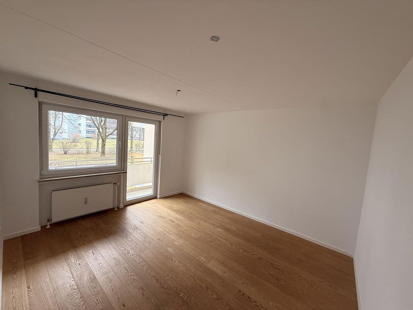 Prenájom bytu 3-izbový 86 m², Plievierpark 12, München, Bavorsko Prenájom bytu 3-izbový 86 m², Plievierpark 12, München, Bavorsko