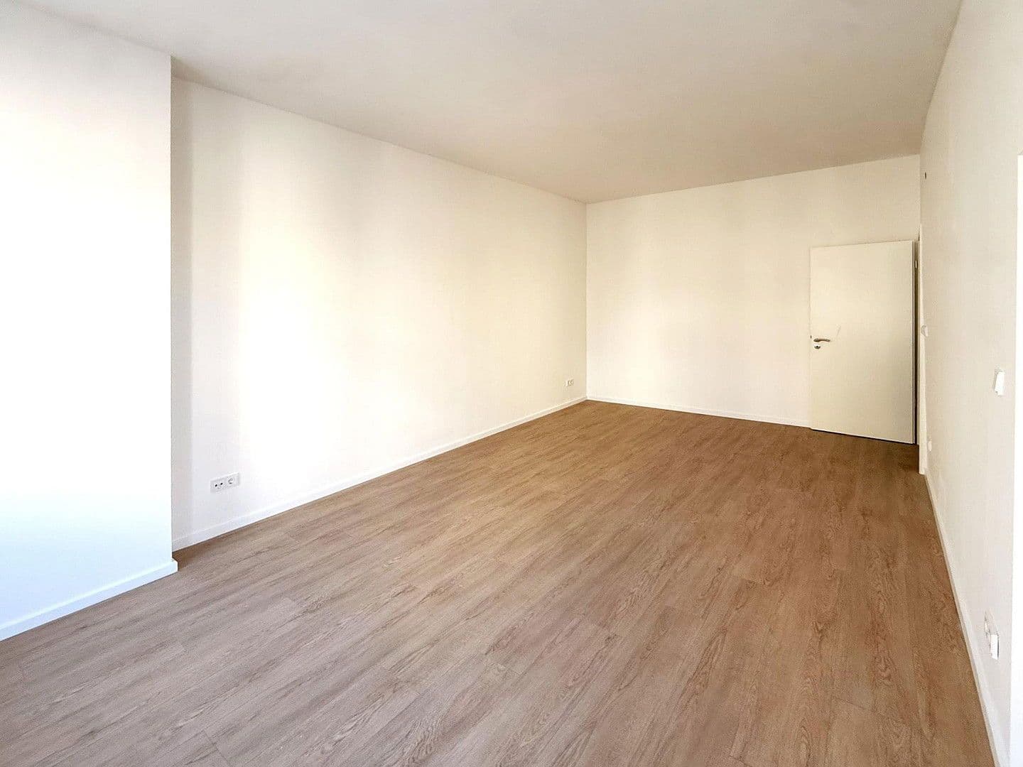 Prenájom bytu 1-izbový 40 m², Berlin, Berlín Prenájom bytu 1-izbový 40 m², Berlin, Berlín