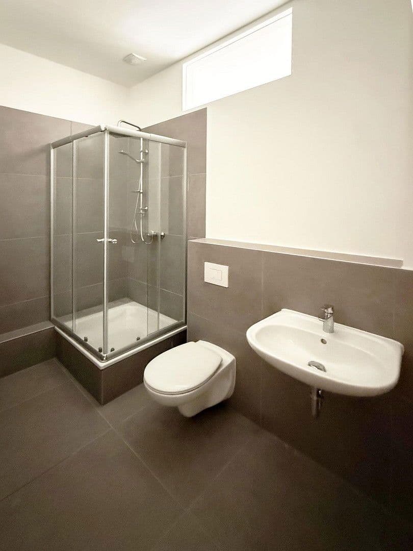 Prenájom bytu 1-izbový 40 m², Berlin, Berlín Prenájom bytu 1-izbový 40 m², Berlin, Berlín