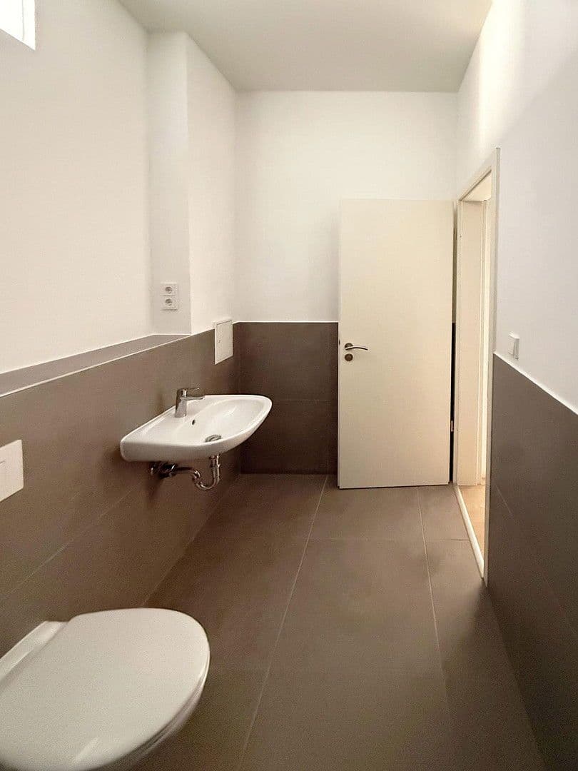 Prenájom bytu 1-izbový 40 m², Berlin, Berlín Prenájom bytu 1-izbový 40 m², Berlin, Berlín