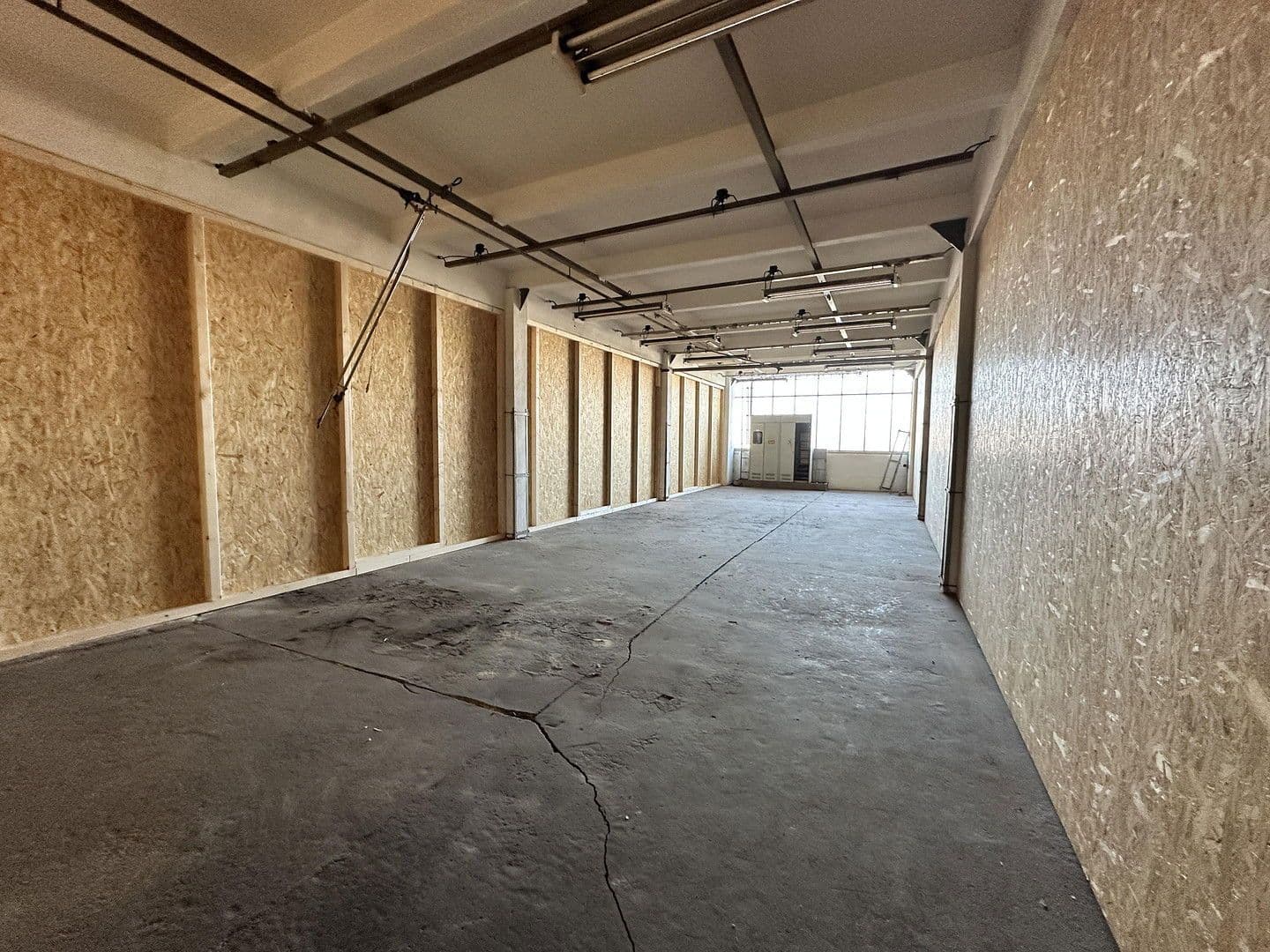 Prenájom nebytového priestoru 110 m², Meeraner Straße 16, Glauchau, Sasko Prenájom nebytového priestoru 110 m², Meeraner Straße 16, Glauchau, Sasko