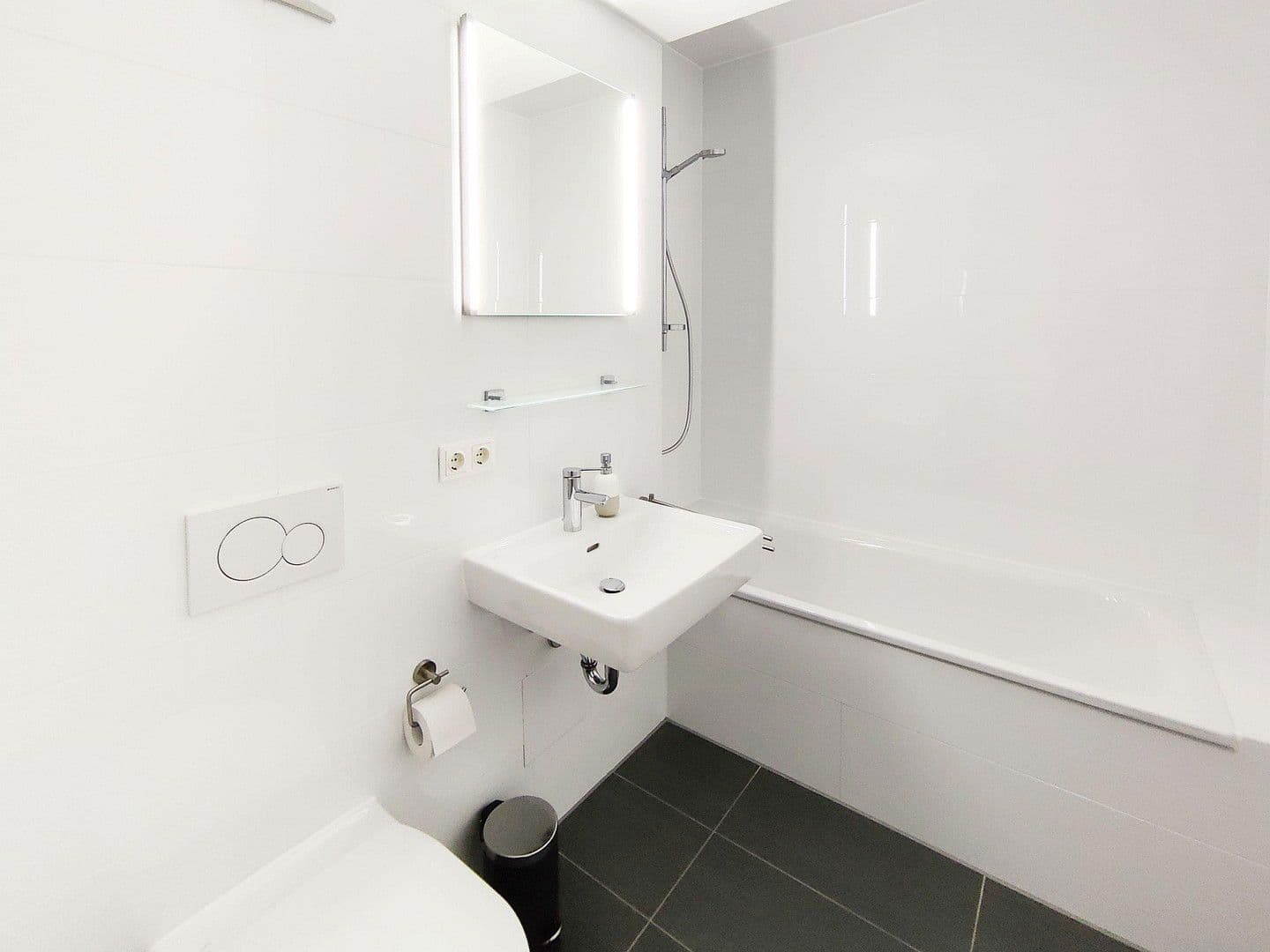 Prenájom bytu 1-izbový 37 m², München, Bavorsko Prenájom bytu 1-izbový 37 m², München, Bavorsko