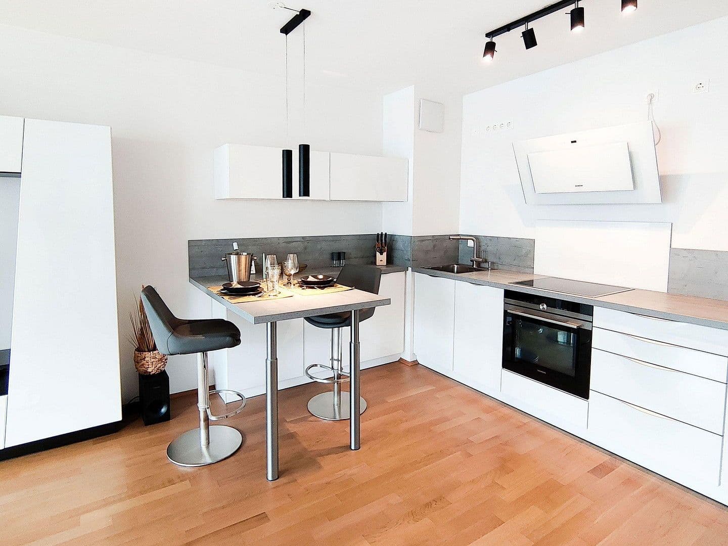 Prenájom bytu 1-izbový 37 m², München, Bavorsko Prenájom bytu 1-izbový 37 m², München, Bavorsko