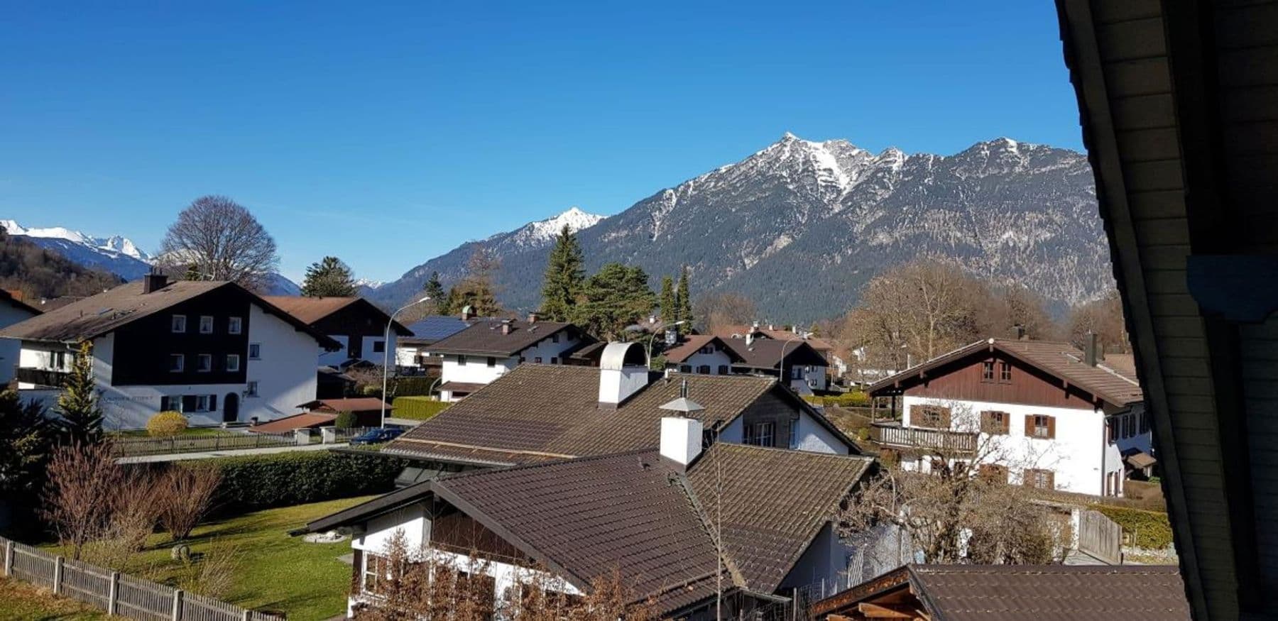 Predaj domu 225 m², pozemek 926 m², Mittenwalderstraße 53, Garmisch-Partenkirchen, Bavorsko Predaj domu 225 m², pozemek 926 m², Mittenwalderstraße 53, Garmisch-Partenkirchen, Bavorsko