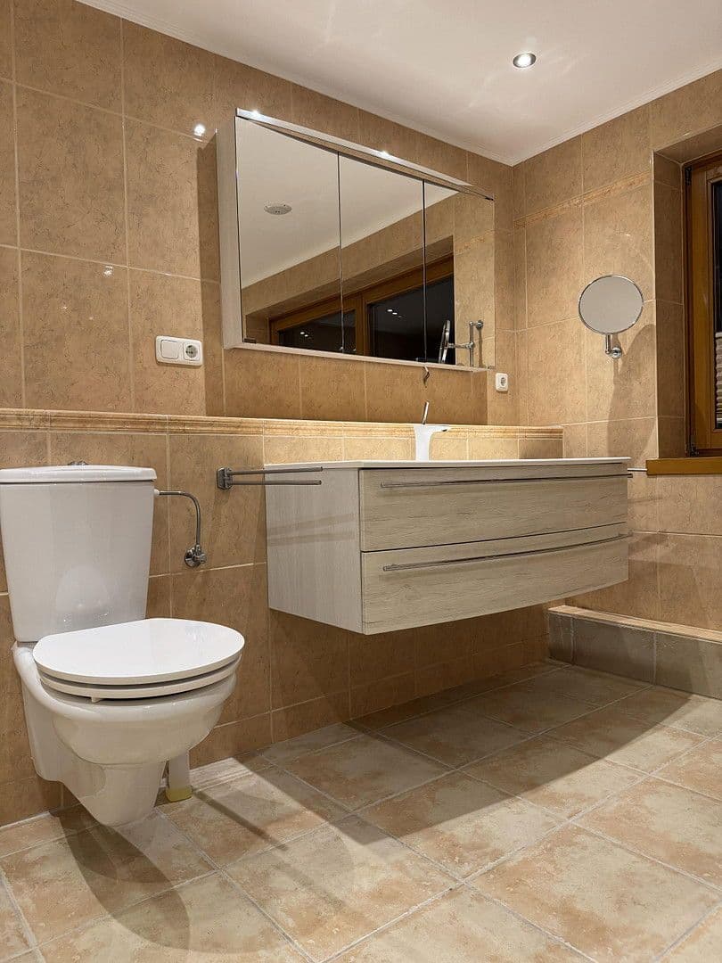 Predaj bytu 4-izbový 110 m², Reinbek, Šlezvicko-Holštajnsko Predaj bytu 4-izbový 110 m², Reinbek, Šlezvicko-Holštajnsko