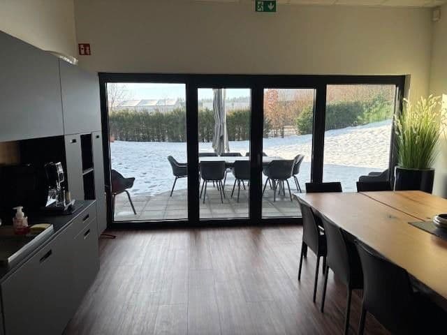 Predaj kancelárie 485 m², Bartäcker 6, Simmelsdorf, Bavorsko Predaj kancelárie 485 m², Bartäcker 6, Simmelsdorf, Bavorsko