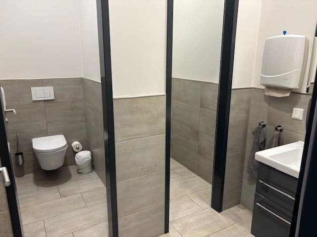 Predaj kancelárie 485 m², Bartäcker 6, Simmelsdorf, Bavorsko Predaj kancelárie 485 m², Bartäcker 6, Simmelsdorf, Bavorsko