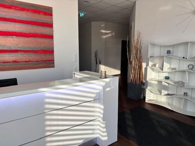 Predaj kancelárie 485 m², Bartäcker 6, Simmelsdorf, Bavorsko Predaj kancelárie 485 m², Bartäcker 6, Simmelsdorf, Bavorsko