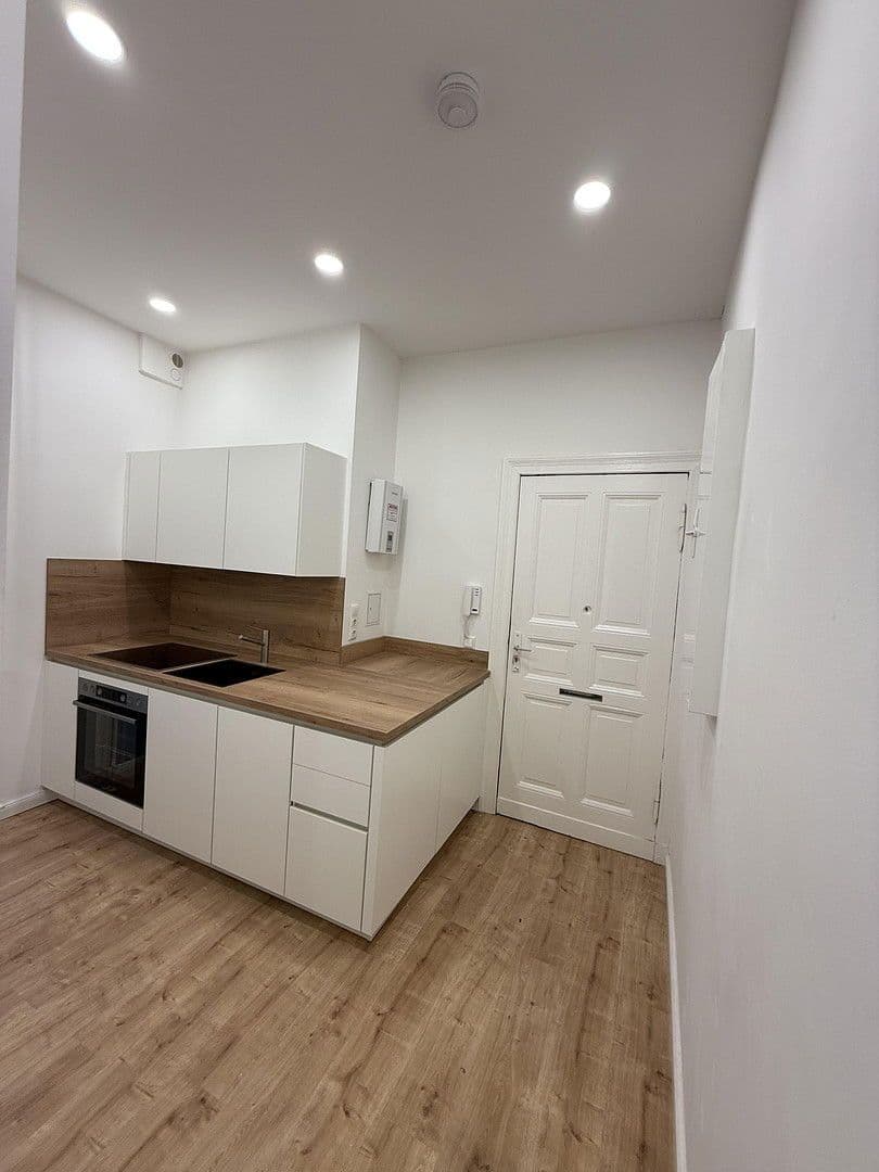 Prenájom bytu 2-izbový 61 m², Rathenower Straße, Berlin, Berlín Prenájom bytu 2-izbový 61 m², Rathenower Straße, Berlin, Berlín