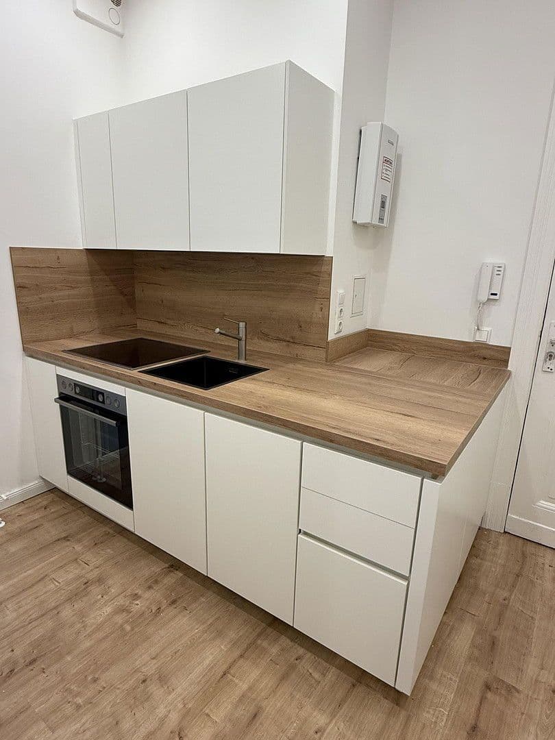 Prenájom bytu 2-izbový 61 m², Rathenower Straße, Berlin, Berlín Prenájom bytu 2-izbový 61 m², Rathenower Straße, Berlin, Berlín