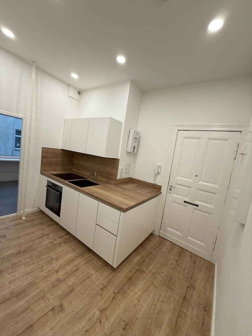 Prenájom bytu 2-izbový 61 m², Rathenower Straße, Berlin, Berlín Prenájom bytu 2-izbový 61 m², Rathenower Straße, Berlin, Berlín