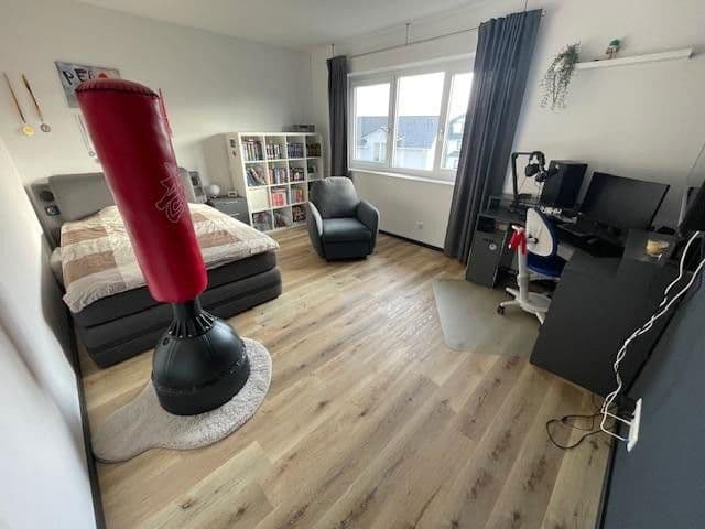 Predaj domu 118 m², pozemek 442 m², Gau-Bischofsheim, Porýnie-Falcko Predaj domu 118 m², pozemek 442 m², Gau-Bischofsheim, Porýnie-Falcko