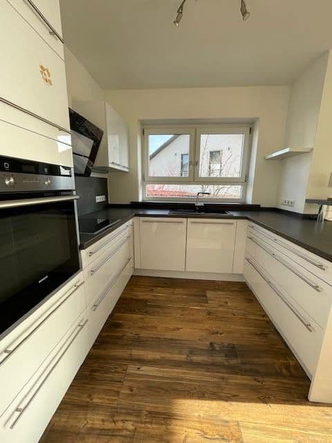 Predaj domu 118 m², pozemek 442 m², Gau-Bischofsheim, Porýnie-Falcko Predaj domu 118 m², pozemek 442 m², Gau-Bischofsheim, Porýnie-Falcko