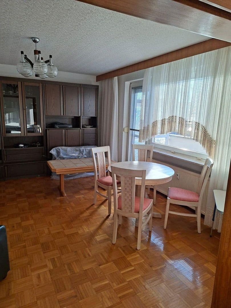 Prenájom bytu 3-izbový 75 m², Mühlheim am Main, Hesensko Prenájom bytu 3-izbový 75 m², Mühlheim am Main, Hesensko