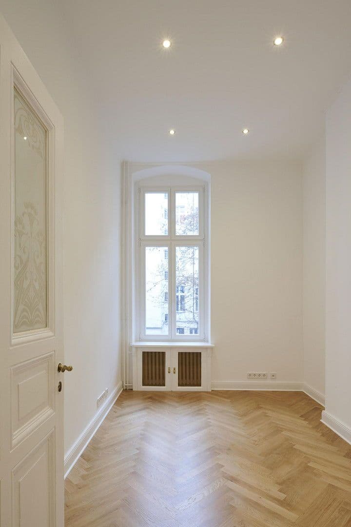 Prenájom kancelárie 198 m², Schlüterstraße 32, Berlin, Berlín Prenájom kancelárie 198 m², Schlüterstraße 32, Berlin, Berlín
