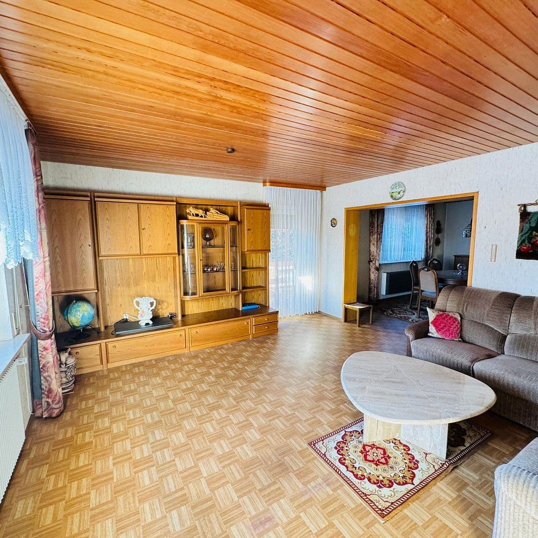 Predaj domu 118 m², pozemek 552 m², Erlangen-Eltersdorf, Bavorsko Predaj domu 118 m², pozemek 552 m², Erlangen-Eltersdorf, Bavorsko