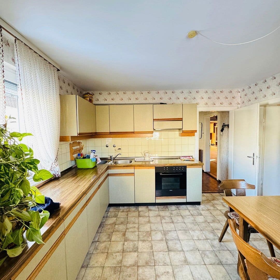 Predaj domu 118 m², pozemek 552 m², Erlangen-Eltersdorf, Bavorsko Predaj domu 118 m², pozemek 552 m², Erlangen-Eltersdorf, Bavorsko