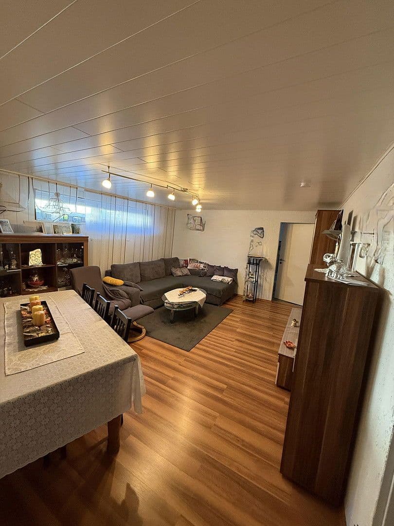 Predaj domu 225 m², pozemek 812 m², Landau an der Isar, Bavorsko Predaj domu 225 m², pozemek 812 m², Landau an der Isar, Bavorsko