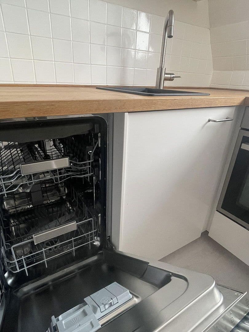 Prenájom bytu 3-izbový 82 m², Duisburg, Severné Porýnie - Westfálsko Prenájom bytu 3-izbový 82 m², Duisburg, Severné Porýnie - Westfálsko