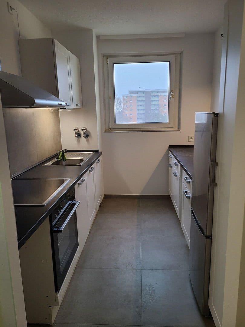 Prenájom bytu 3-izbový 106 m², Alzeyer Str. 1, Frankfurt, Hesensko Prenájom bytu 3-izbový 106 m², Alzeyer Str. 1, Frankfurt, Hesensko