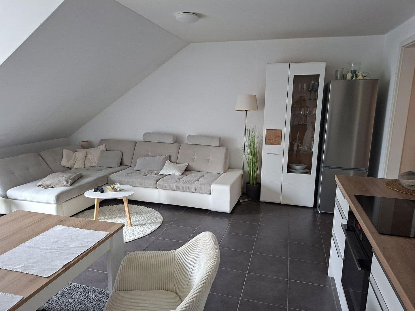 Prenájom bytu 2-izbový 55 m², Schlesierstraße 93, Regensburg, Bavorsko Prenájom bytu 2-izbový 55 m², Schlesierstraße 93, Regensburg, Bavorsko