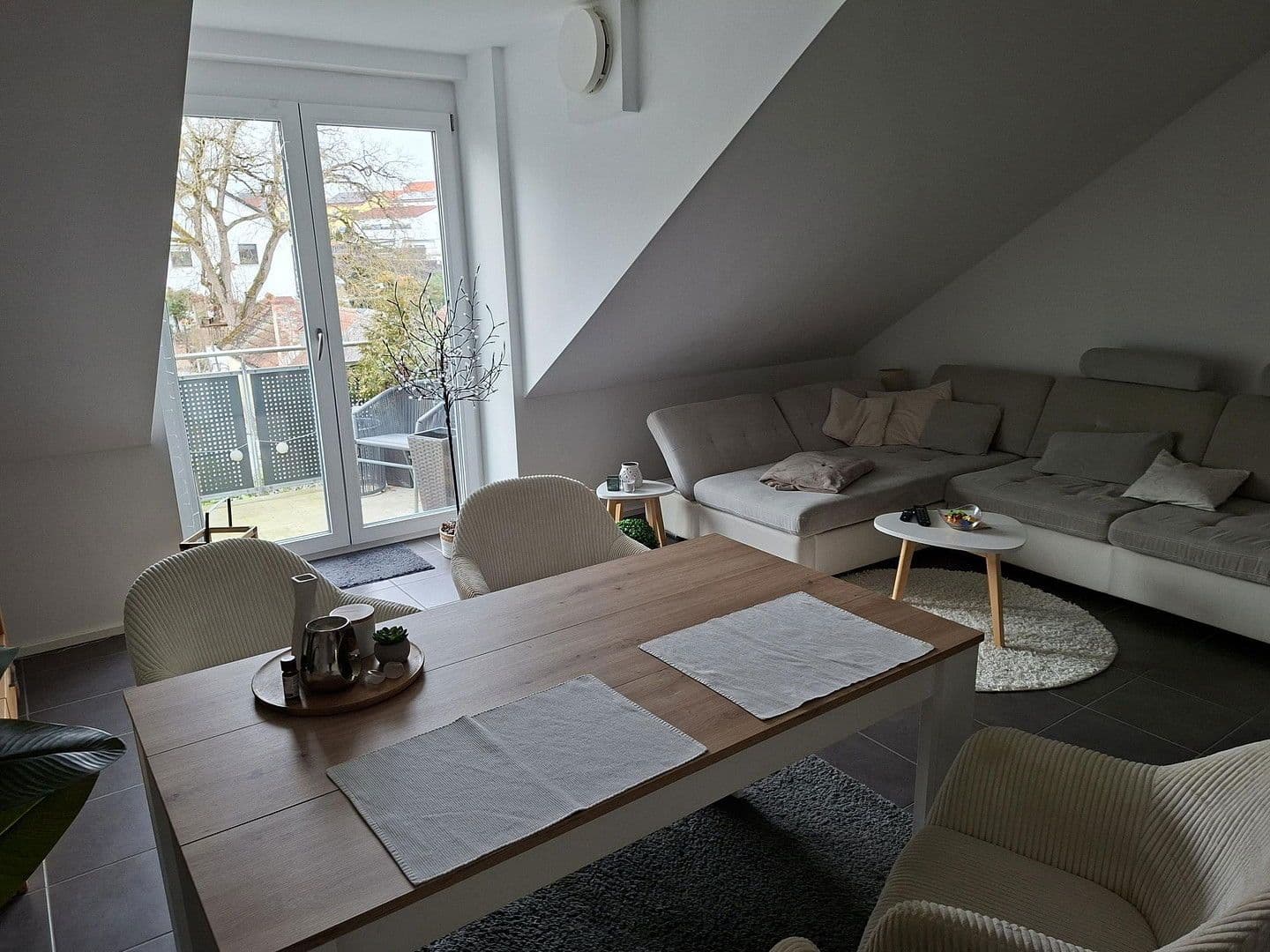 Prenájom bytu 2-izbový 55 m², Schlesierstraße 93, Regensburg, Bavorsko Prenájom bytu 2-izbový 55 m², Schlesierstraße 93, Regensburg, Bavorsko