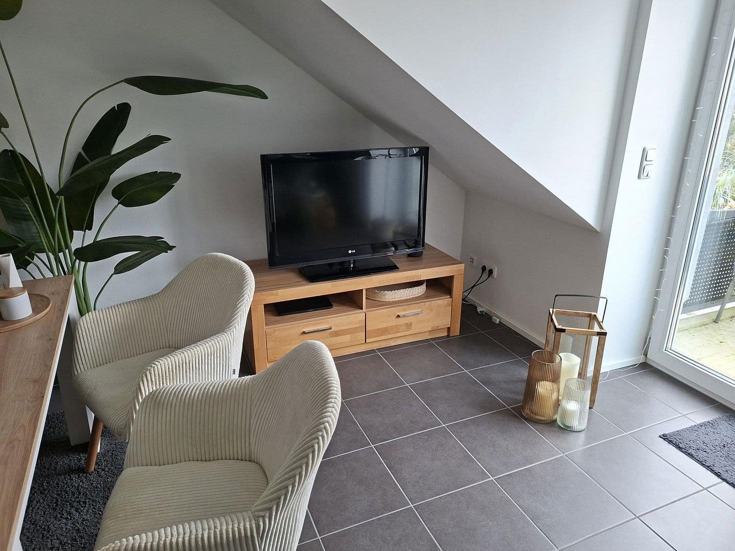 Prenájom bytu 2-izbový 55 m², Schlesierstraße 93, Regensburg, Bavorsko Prenájom bytu 2-izbový 55 m², Schlesierstraße 93, Regensburg, Bavorsko