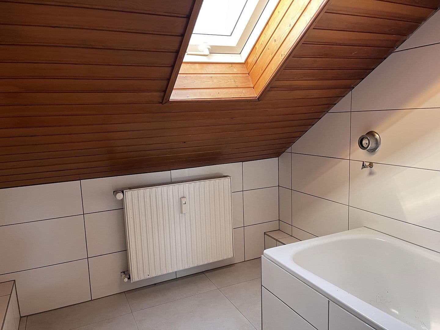 Prenájom bytu 3-izbový 77 m², Rossertblick 11, Eppstein, Hesensko Prenájom bytu 3-izbový 77 m², Rossertblick 11, Eppstein, Hesensko