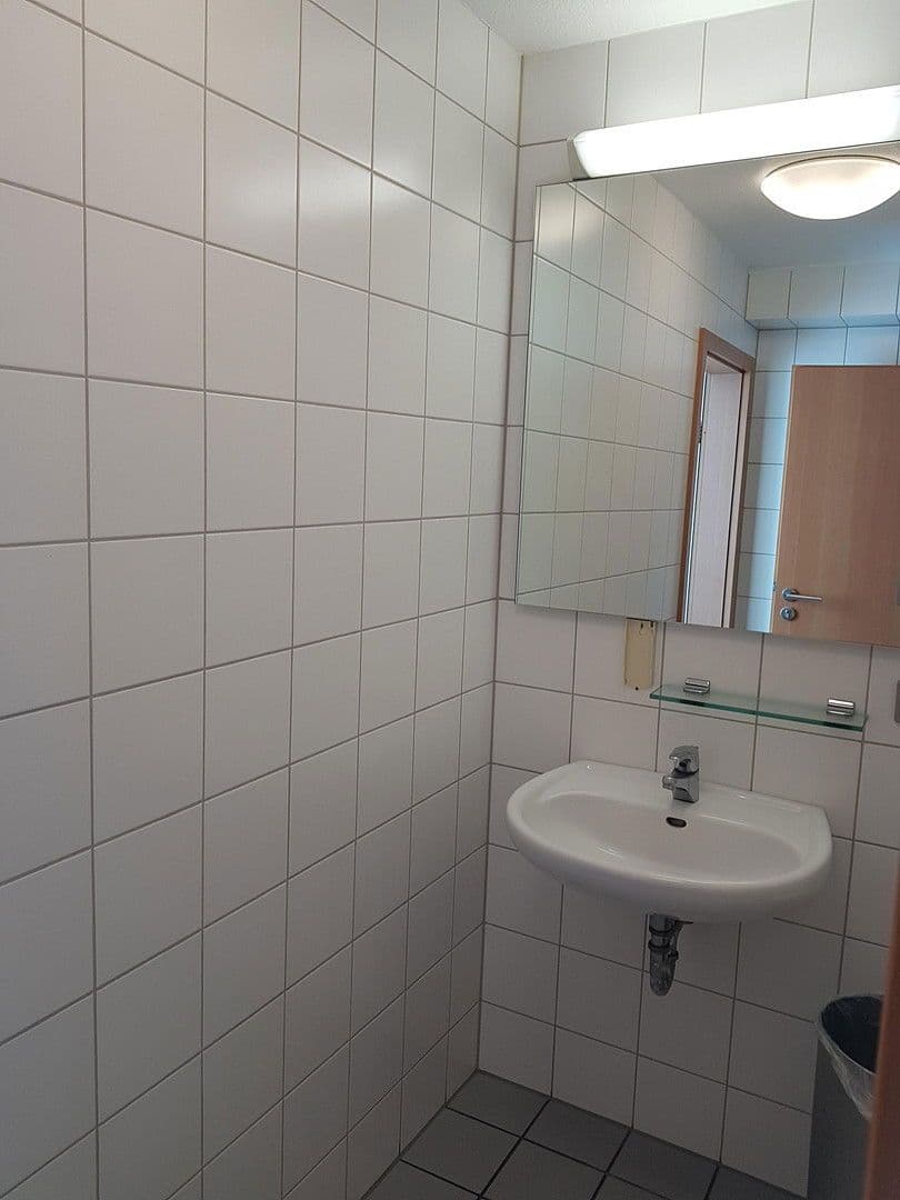 Prenájom kancelárie 56 m², Freiherr-vom-Stein-Straße 131, Mülheim an der Ruhr, Severné Porýnie - Westfálsko Prenájom kancelárie 56 m², Freiherr-vom-Stein-Straße 131, Mülheim an der Ruhr, Severné Porýnie - Westfálsko