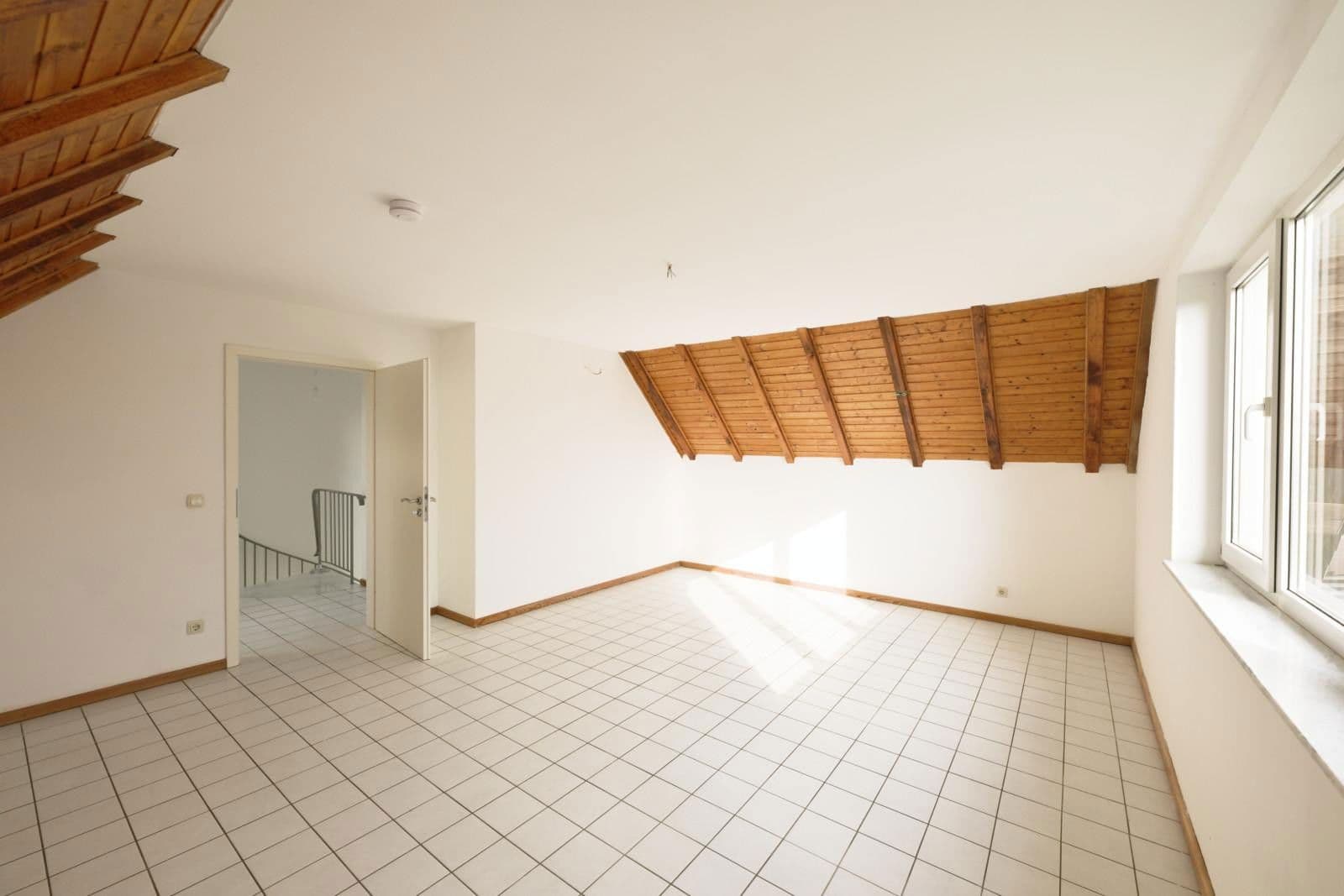 Predaj domu 107 m², pozemek 332 m², Mehren, Porýnie-Falcko Predaj domu 107 m², pozemek 332 m², Mehren, Porýnie-Falcko