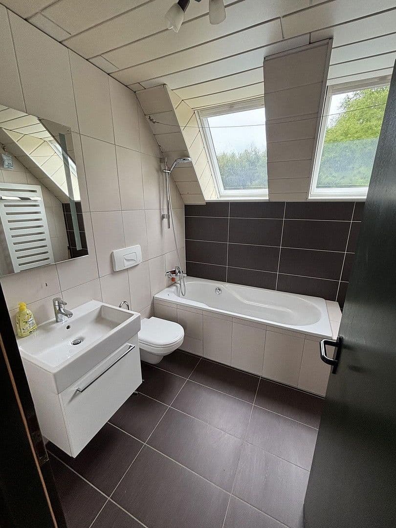 Predaj domu 178 m², pozemek 1.196 m², Lengede, Dolné Sasko Predaj domu 178 m², pozemek 1.196 m², Lengede, Dolné Sasko