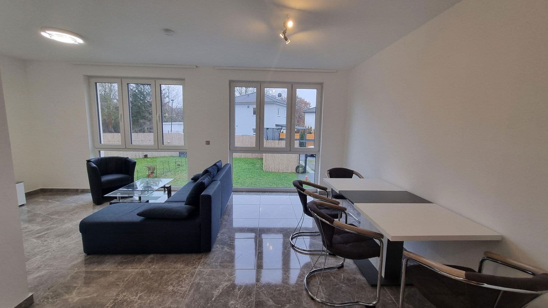 Prenájom domu 102 m², pozemek 579 m², In den Ruthen 19 - 19A, Mühlenbecker Land, Brandenbursko Prenájom domu 102 m², pozemek 579 m², In den Ruthen 19 - 19A, Mühlenbecker Land, Brandenbursko