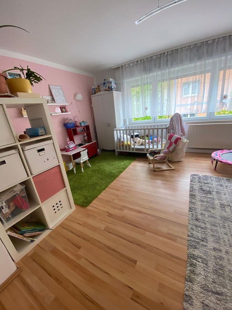 Prenájom bytu 3-izbový 85 m², Kaiser-Friedrichstr. 32, Pforzheim, Bádensko-Wurttembersko Prenájom bytu 3-izbový 85 m², Kaiser-Friedrichstr. 32, Pforzheim, Bádensko-Wurttembersko