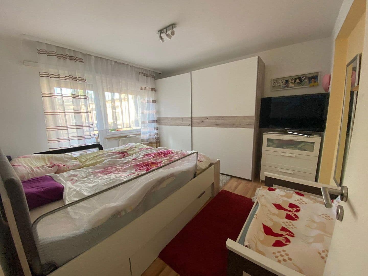 Prenájom bytu 3-izbový 85 m², Kaiser-Friedrichstr. 32, Pforzheim, Bádensko-Wurttembersko Prenájom bytu 3-izbový 85 m², Kaiser-Friedrichstr. 32, Pforzheim, Bádensko-Wurttembersko