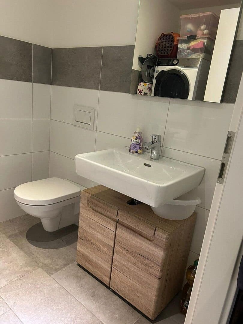 Prenájom bytu 3-izbový 86 m², Zimmermannstrasse 25, Laufenburg (Baden), Bádensko-Wurttembersko Prenájom bytu 3-izbový 86 m², Zimmermannstrasse 25, Laufenburg (Baden), Bádensko-Wurttembersko